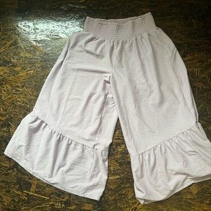 High waisted, wide leg pants